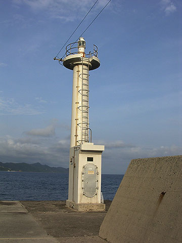 恵曇港手結東防波堤灯台