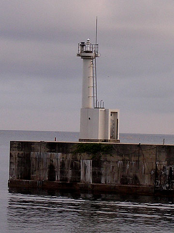 出雲御津港東沖防波堤灯台