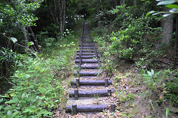 七類港釣鉾山灯台