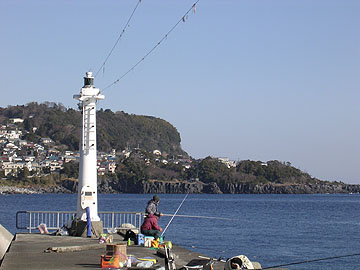 富戸港南防波堤灯台