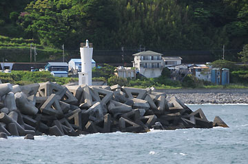 稲取港東防波堤灯台