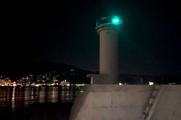 伊東港東防波堤灯台