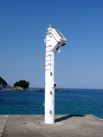 伊豆白浜港梶浦第5号防波堤灯台