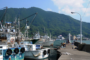 伊豆内浦小海1号防波堤灯台
