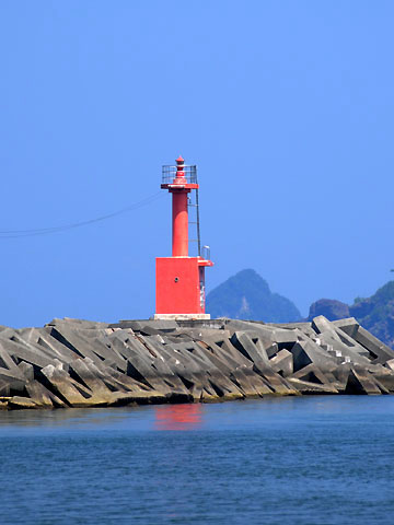 松崎港西防波堤灯台