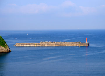 妻良港南防波堤灯台