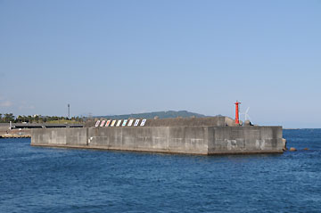 用宗港広野防波堤西灯台