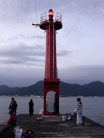 西浦木負消波堤灯台