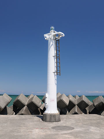 相良港平田防波堤灯台