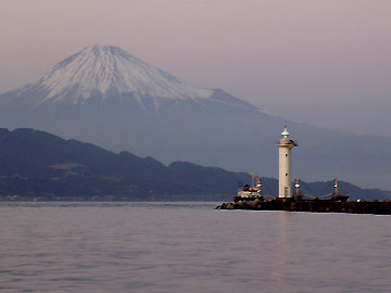 清水港三保防波堤北灯台