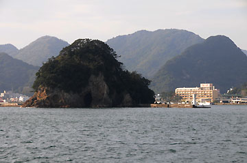 下田港西防波堤灯台