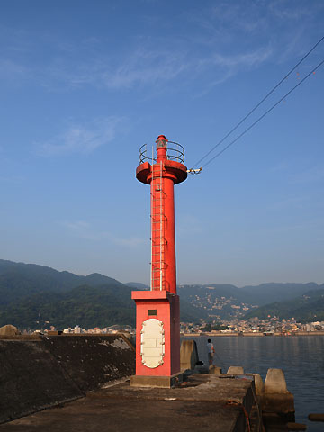 宇佐美港防波堤灯台