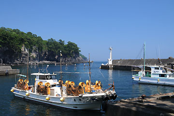 八幡野港防波堤灯台