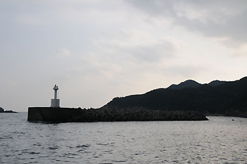 日和佐港一文字堤東灯台