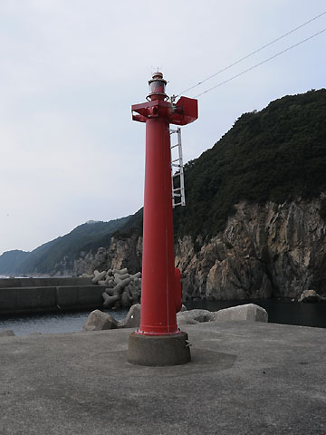 伊座利港南防波堤灯台