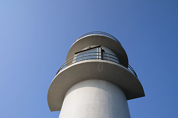 大磯埼瓶磯照射灯