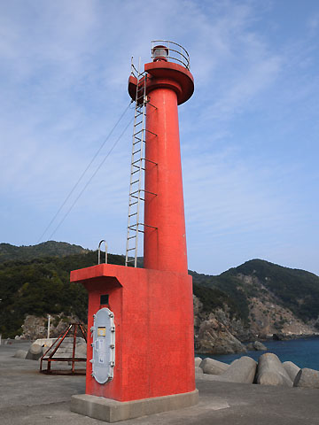 由岐港志和岐北防波堤灯台