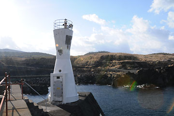 阿古港防波堤灯台