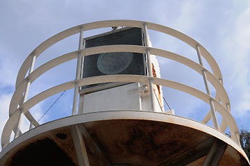 波浮港鉄砲場鼻南西方照射灯