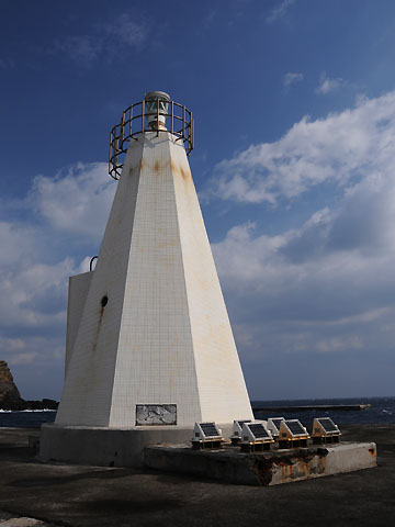 波浮港突堤灯台