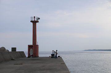 御崎港北防波堤灯台