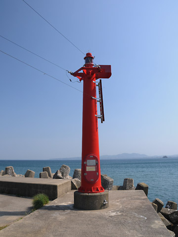 越中阿尾港東防波堤灯台