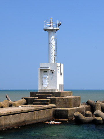 伏木東防波堤灯台