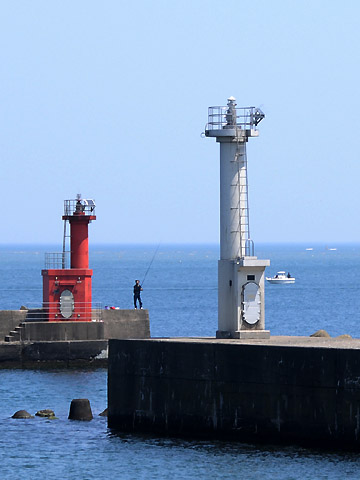 新湊漁港東防波堤北灯台