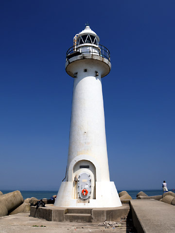 新湊東防波堤灯台