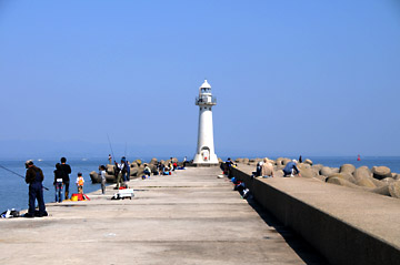 新湊東防波堤灯台