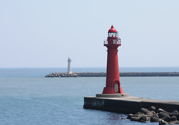 新湊西防波堤灯台