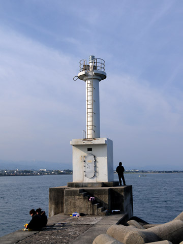 魚津港北区北防波堤灯台