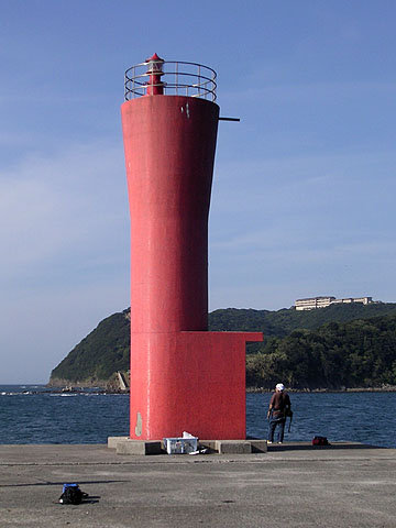 加太港第１防波堤灯台