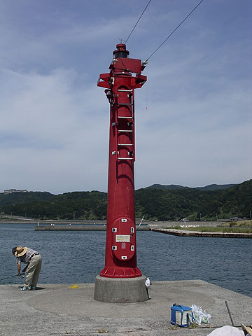 加太港第３防波堤灯台