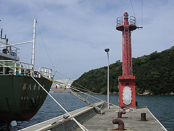 下津大崎浦防波堤灯台