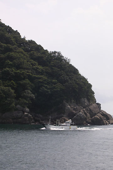 周参見港稲積島灯台