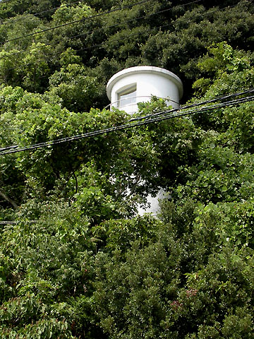 周参見港天神山下指向灯