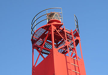 酒田港防除堤灯台