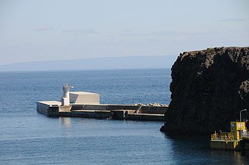飛島港南防波堤灯台