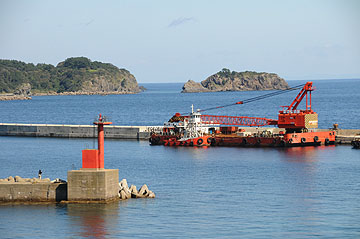 飛島港中防波堤灯台
