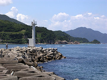 宇田郷港今浦防波堤灯台